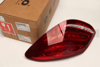 44019A4RAE COMBINATION LAMP R/RHT-C(W205)