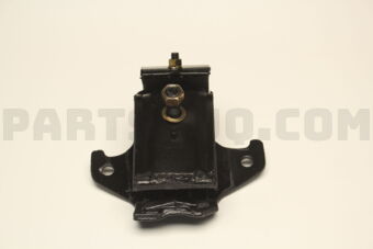 GN61028 ENGINE MOUNTING FR/RH
