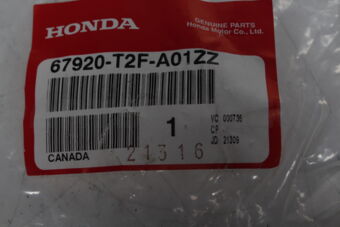 67920T2FA01ZZ HINGE,R RR DOOR L