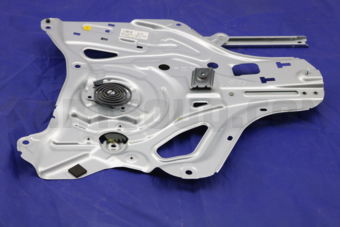 824022S000 PNL ASSY-FR DR MODULE,RH