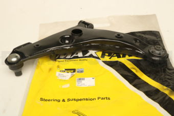 MR961392 LOWER ARM -RH