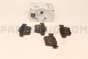A0004208703 BRAKE PAD RER-GLC(X253)