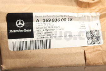 A1698360018 WINDSHILD GRILL DB W169,W245