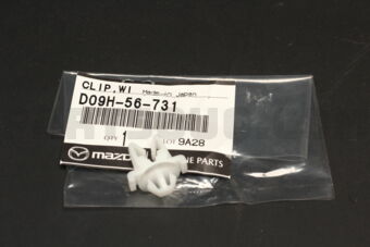 D09H56731 CLIP,WIRE-BONNET