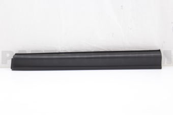 KB7W51RA0B GARNISH'A'(R),SIDE