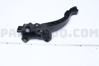 1600A104 PEDAL,ACCEL