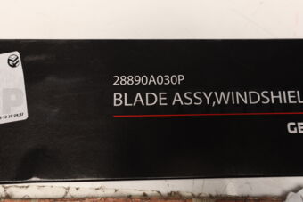 28890A030P Mitsubishi BLADE ASSY,W/SHLD WIPER,LH