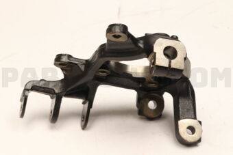 3770A009 KNUCKLE,RR AXLE,LH