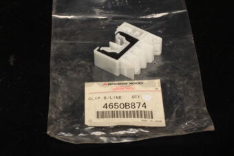 4650B874 CLIP,BRAKE FLUID LINE