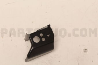 5220AM48 Mitsubishi BRACKET,FR FENDER