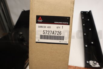 5727A726 Mitsubishi GARNISH,FR DOOR,RH