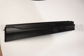 5727A726 Mitsubishi GARNISH,FR DOOR,RH
