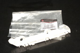 6400F880 BRACKET,FR BUMPER SIDE,RH