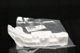 6400J287 BRKT,FR BUMPER SUPPO