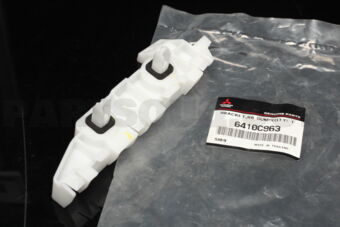 6410C963 BRACKET,RR BUMPER SI