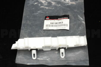 6410C963 BRACKET,RR BUMPER SI