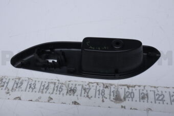 7641A074XA PANEL,RR DOOR POWER WINDOW SWITCH,RH