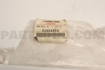 8250A959 ARM,WINDSHIELD WIPER,RH
