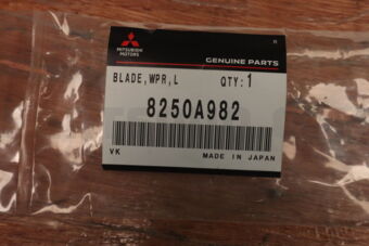 8250A982 Mitsubishi BLADE,WINDSHIELD WIP