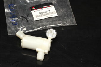 8260A227 MOTOR,WINDSHIELD WASHER