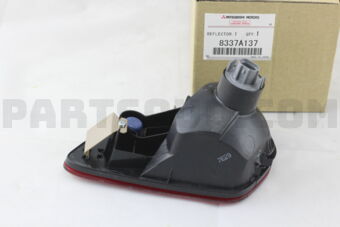 8337A137 REFLECTOR,TAIL LAMP
