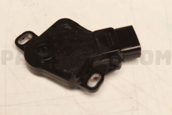 8617A636 SWITCH,A/T CASE INHI