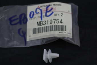 MB319754 CLIP,FR END GARNISH