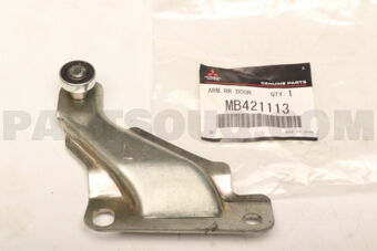MB421113 ARM,RR DOOR UPR ROLLER,LH