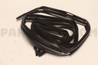 MB662783 Mitsubishi RUNCHANNEL,QTR WINDOW,LH