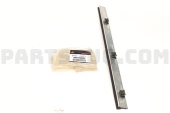 MB669832 W/STRIP,RR DOOR BELT,IN