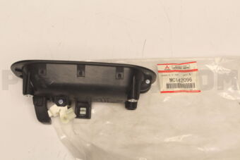 MC142096 HANDLE,FR DOOR OUTSIDE,RH