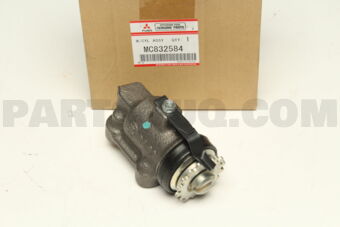 MC832584 CYLINDER ASSY,FR BRAKE