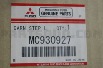 MC930927 GARNISH,FR STEP,LH