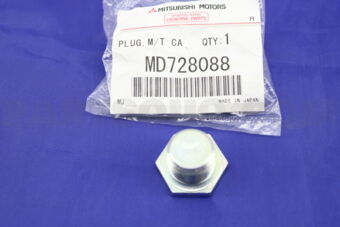 MD728088 PLUG,M/T CASE