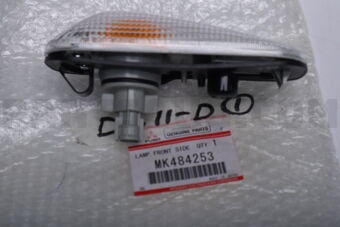 MK484253 LAMP ASSY,SIDE T/SIG,FR LH