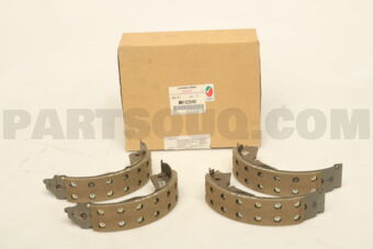 MN102640 SHOE SET,RR BRAKE
