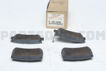 MN116286 PAD SET,RR BRAKE