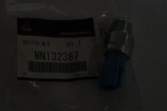 MN132387 Mitsubishi SWITCH,M/T G/SHF B/UP LAMP
