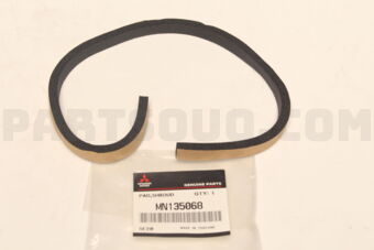 MN135068 PAD,RADIATORSHROUDMTG