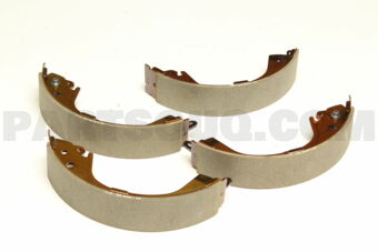 MN186401 SHOE SET,RR BRAKE