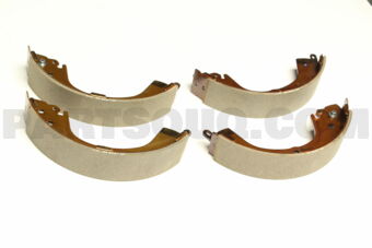 MN186401 SHOE SET,RR BRAKE
