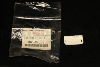 MR349669 CLIP,DRIP MOULDING