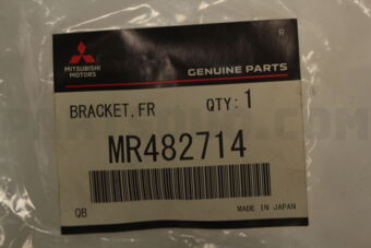 MR482714 BRACKET,FR FOG LAMP