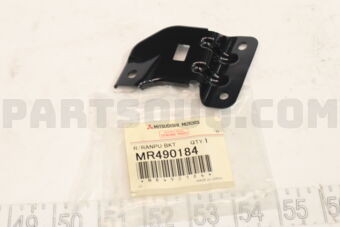 MR490184 BRACKET,RR LAMP,RH