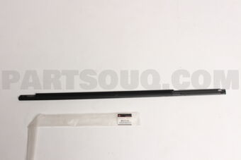 MR525758 MLDG,R/DR WDO BELT LINE,RH