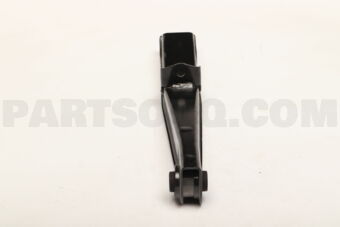 MR589377 ARM ASSY,RR SUSP,LWR