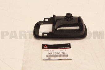 MR656176 COVER,F/DR INSIDE HANDLE,R