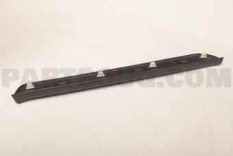 MR748402 SCUFF PLATE,FR RH