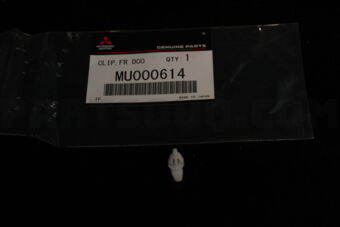 MU000614 CLIP,FR DOOR
