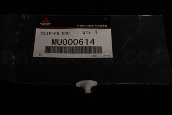 MU000614 CLIP,FR DOOR